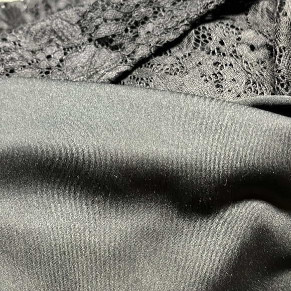 Ellen Weaver Gown - Picture 15 of 16